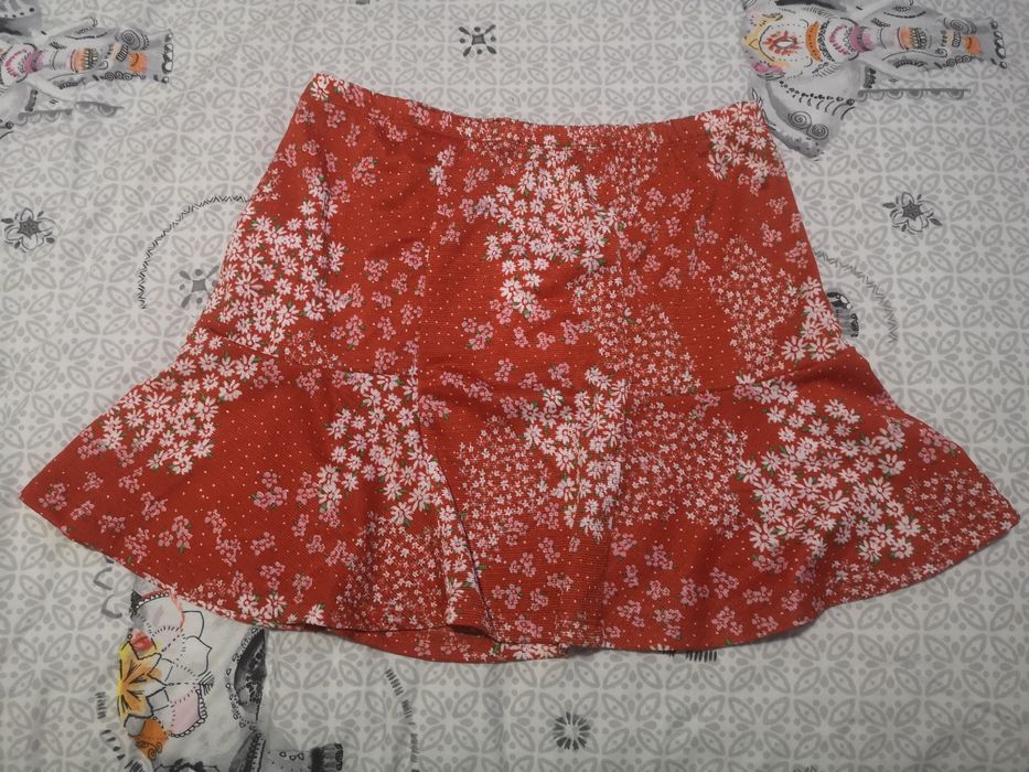Saia laranja com flores Lefties