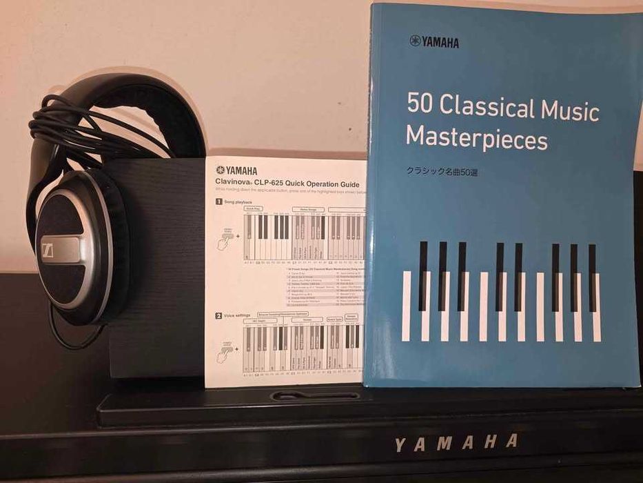 Yamaha CLP-625 + Banco Regulável + Auscultadores Sennheiser HD 559