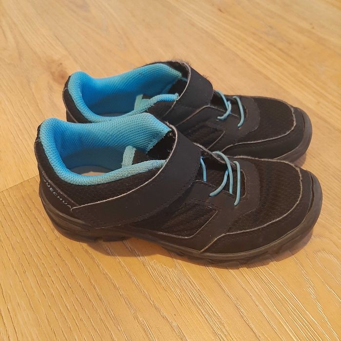 Calçado de Caminhada Pretas e Azuis T.32