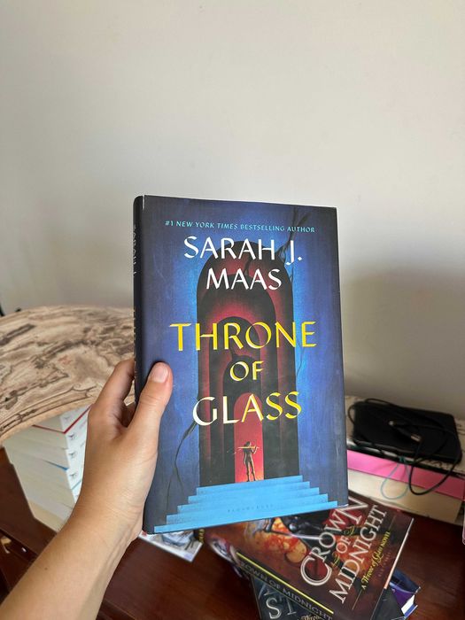 Throne of glass capa dura