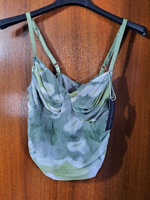 Roupa nova com etiqueta