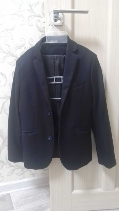Продам піджачок на першокласника