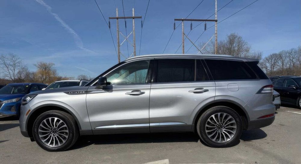 Lincoln Aviator      2020