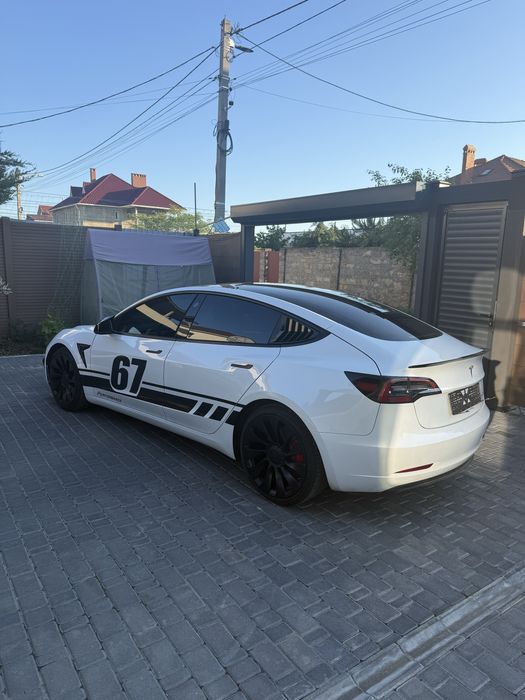 Tesla model 3 perfomance 2023 в наявності в Одесі