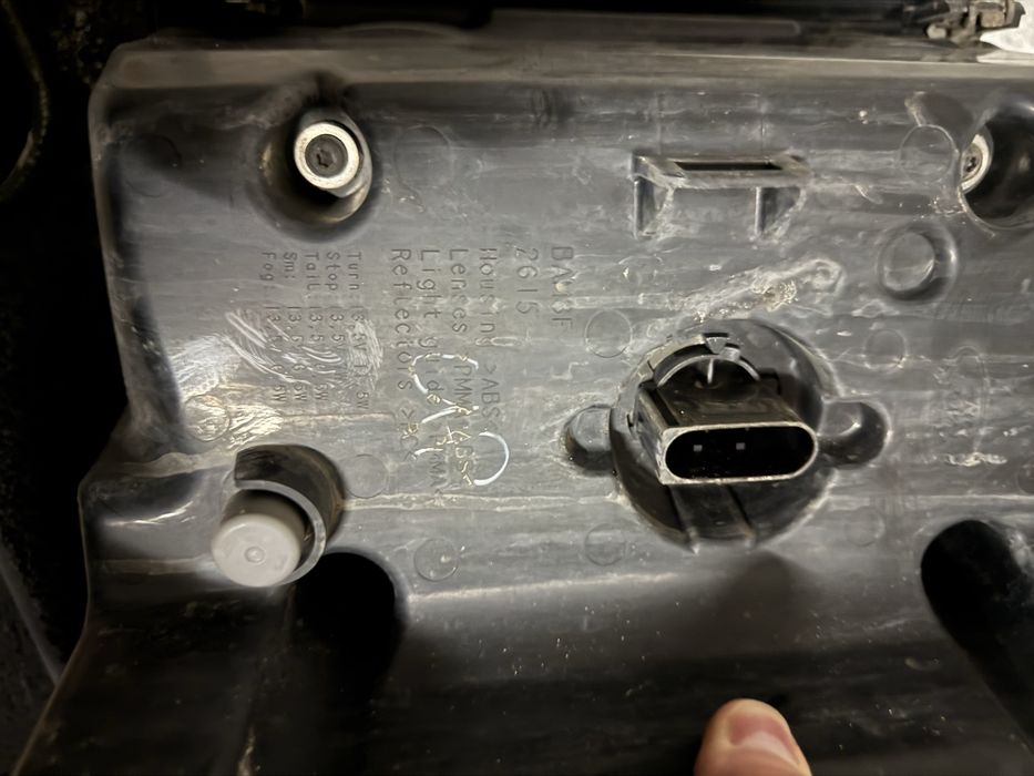 Задній лівий  ліхтар Range Rover