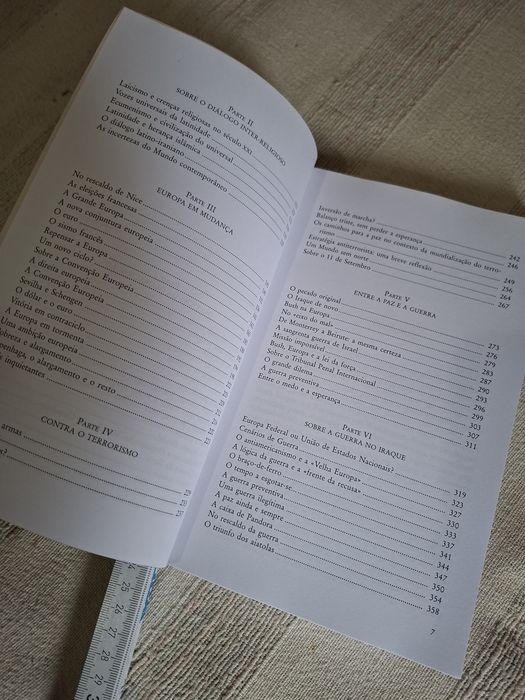 Mário Soares Um Mundo Inquietante crónicas em 2003