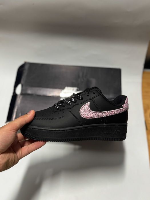 Buty Nike Air Force 1 Swoosh pink, rozmiar 37.5