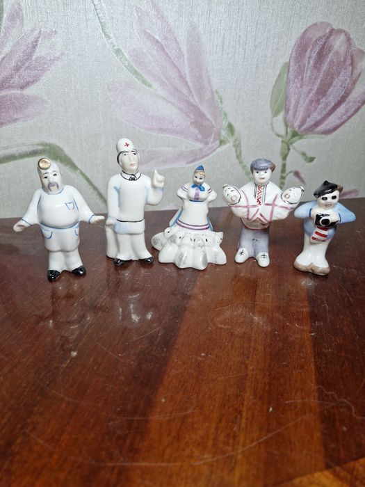 Фарфоровая статуэтка, раритет, антиквариат, фарфор.  Порцеляна