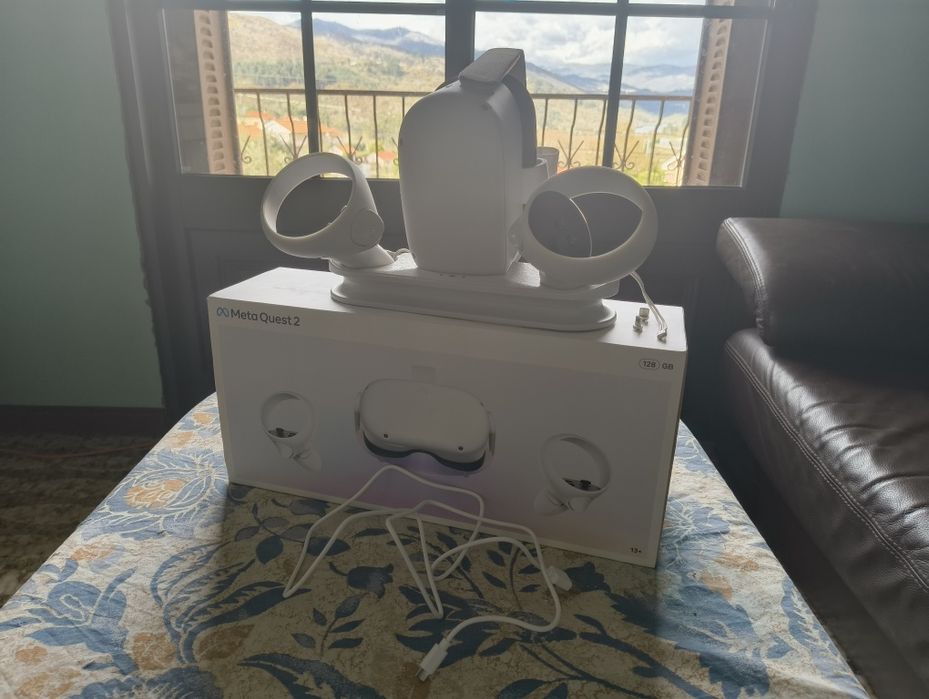 Meta Quest 2 (128GB) + Base de Carregamento e Caixa Original - Impecáv