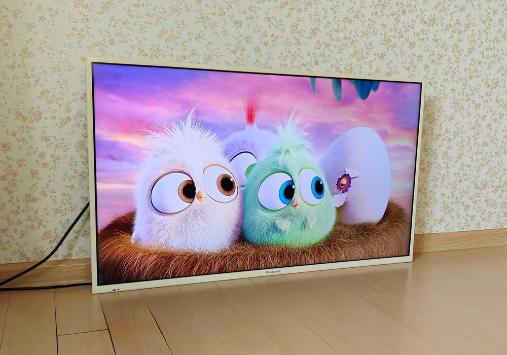 Телевізор Panasonic 39" LED IPS Full HD / DVB-T2 / HDMI / Wi-Fi / LAN