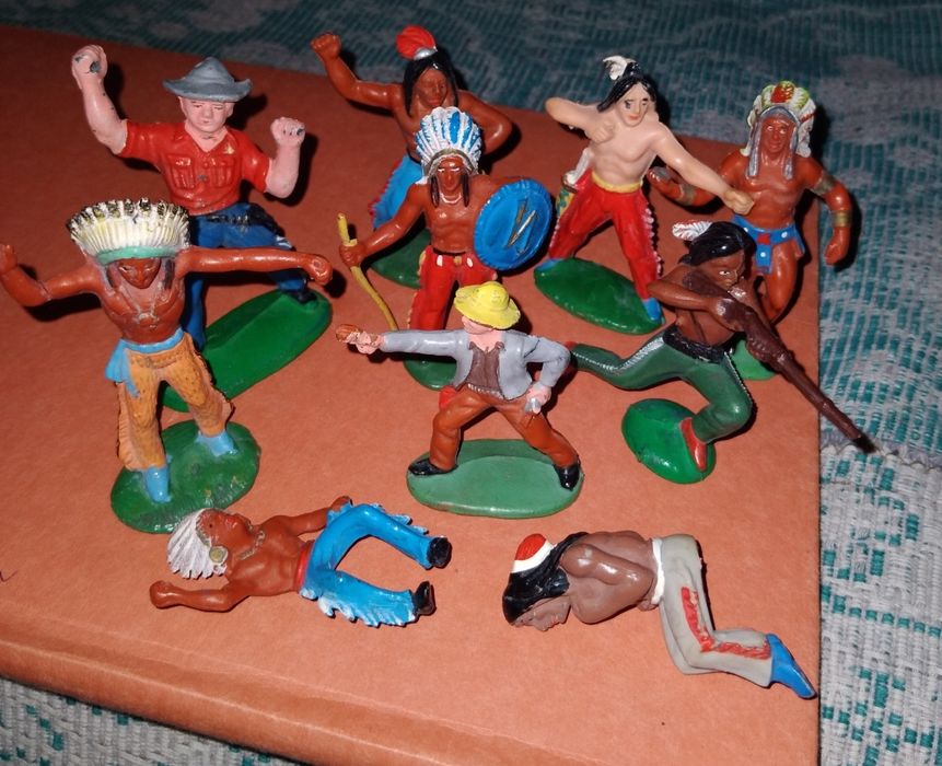 Іграшка НДР 10шт індєйці ГДР индейцы ковбойцы ГДР