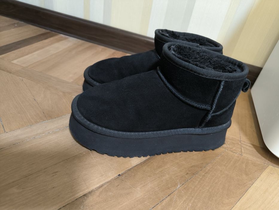 Ugg  дитячі  чорні 34-35