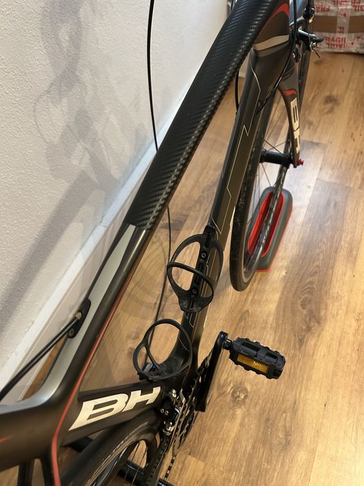 Bicicleta de estrada BH G6 Carbono