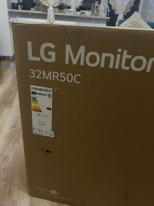 Minitor LG ,100 HZ ,32 cale ,stan idealny