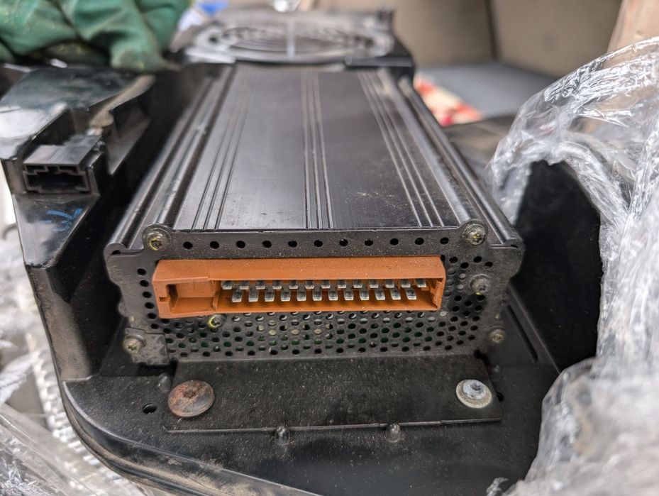 Продам Саб Bose Audi A4 b6,b7