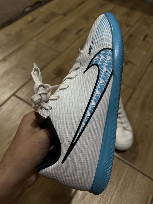 Футзалки,сороконожки nike 34 р.