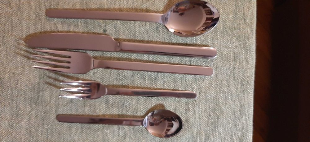 30-elementowy zestaw sztućców stołowych ze stali nierdzewnej