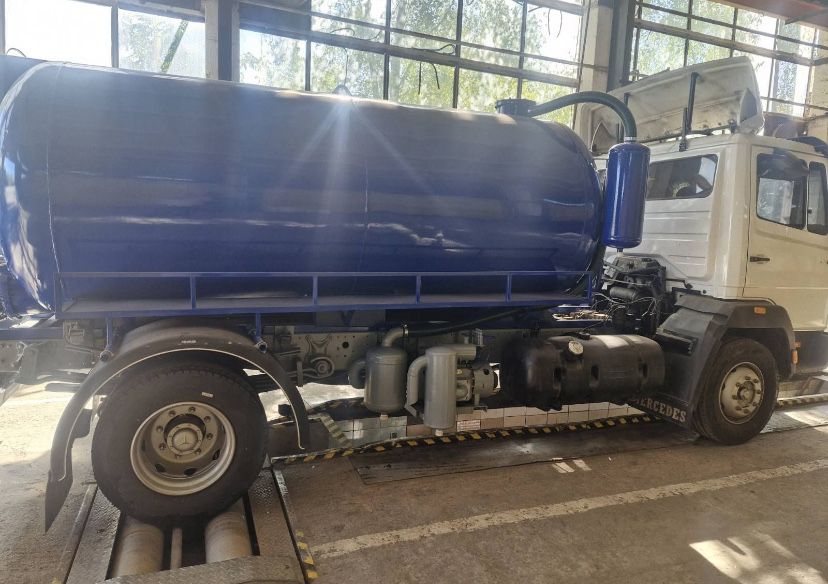 Викачка ям . Асенізатор, чищення зливних та вигрібних ям, асенізатор