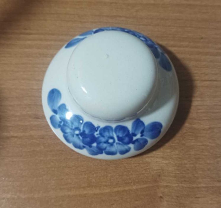 Stara pokrywka ceramiczna