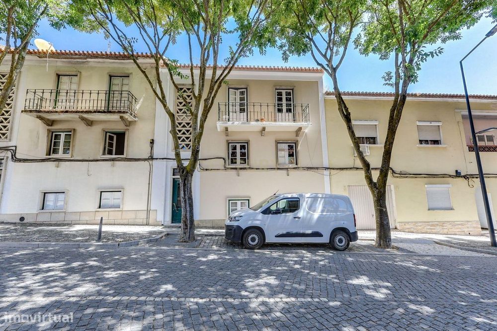 Apartamento T2 ,Terraço, 84m2, Rua General Teófilo da Trindade, Arrend