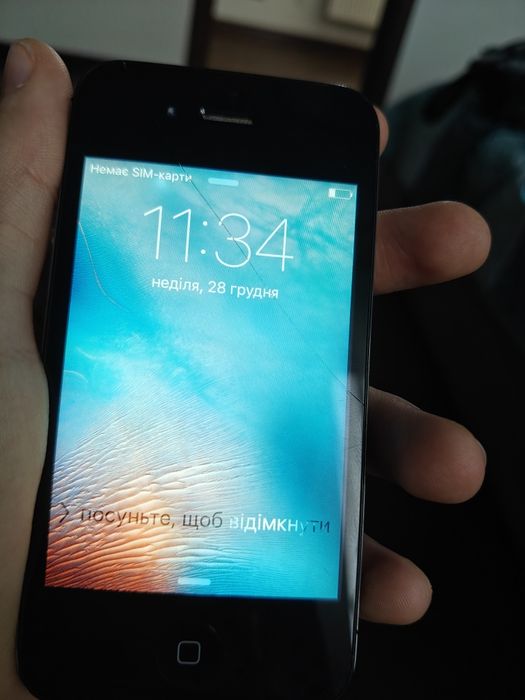 Iphone 4s з зарядкою