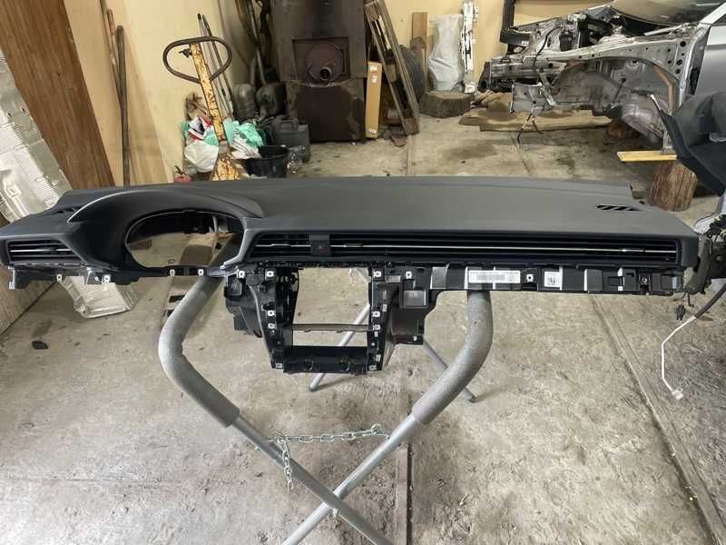 Торпедо, панель передняя подушка VW Passat NMS 2 2021 561857003AAHR6