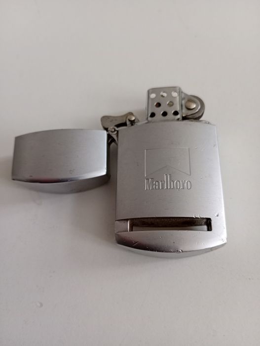 Kolekcjonerska zapalniczka Marlboro