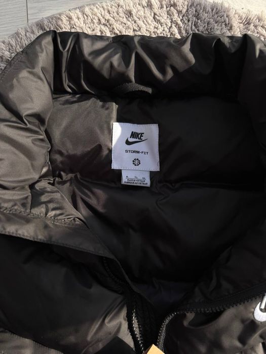 Жилетка найк / жилетка nike storm fit / безрукавка найк