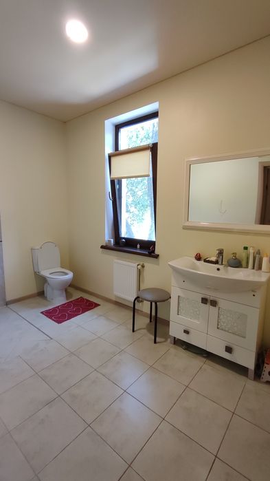 Продаж будинку в передмісті