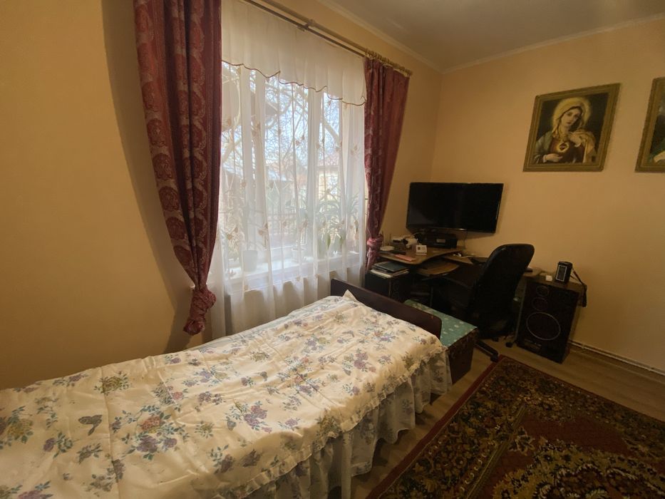 Продам півособняк в центральні частині міста 74м2