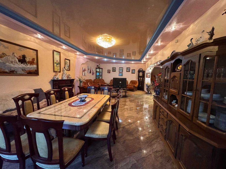 Продаж елітного будинку Півд.-Зах.район