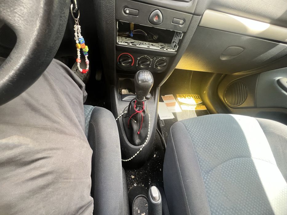 Renault Clio — fotografia 11