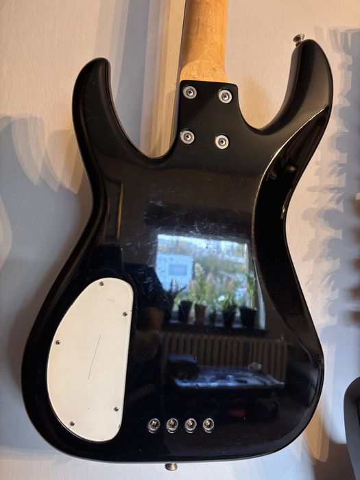 Gitara basowa Fleabass model 32 flea 34 cale