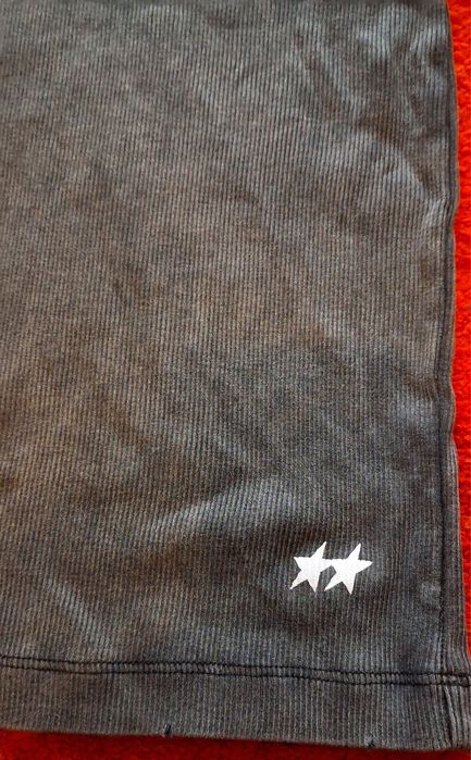 Conjunto T-shirt sem mangas, colar e pulseira da TwoJeys