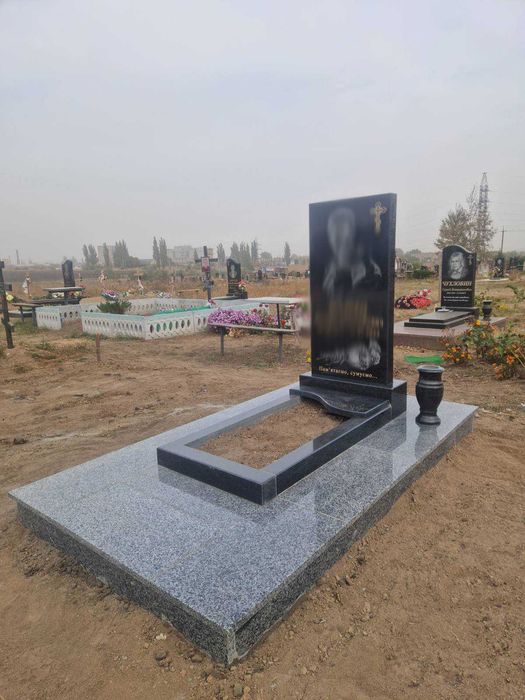 Пам'ятники з граніту. Гранитные памятники