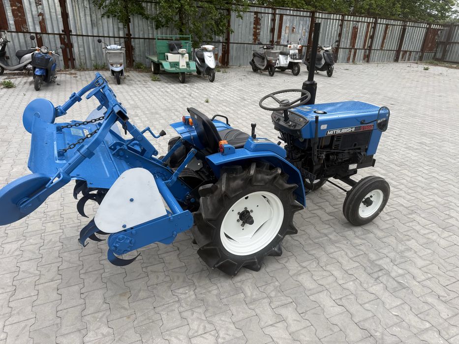 Японський трактор Mitsubishi D1550