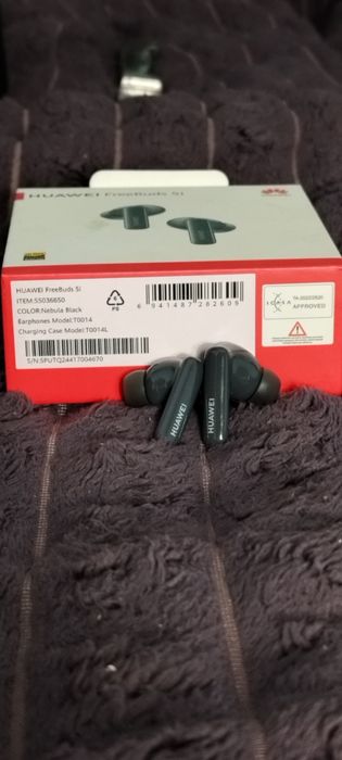 Продам наушники HUAWEI freeBuds 5i