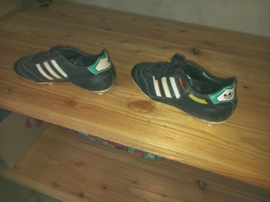 Буци футбольні для хлопчика.