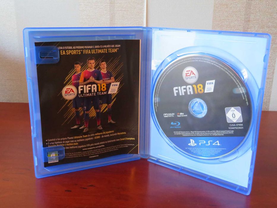 Jogos FIFA e PES PS4