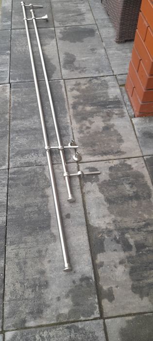 Sprzedam  2 karnisze