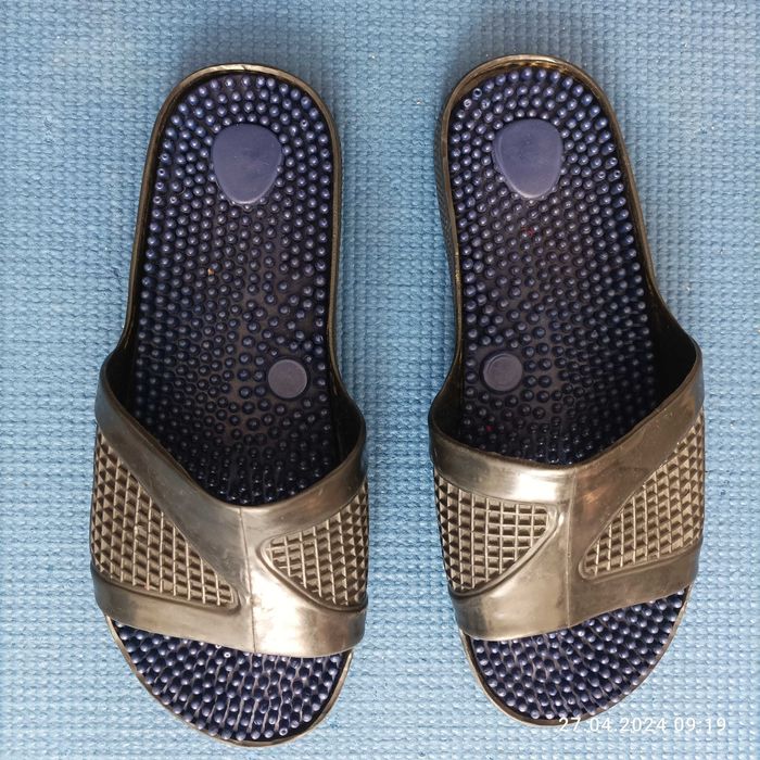 Klapki na basen i kapcie ocieplane R-38.