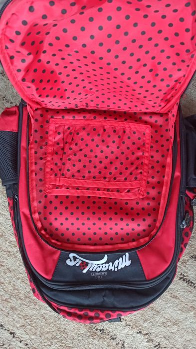 Plecak szkolny z trzema przegródkami