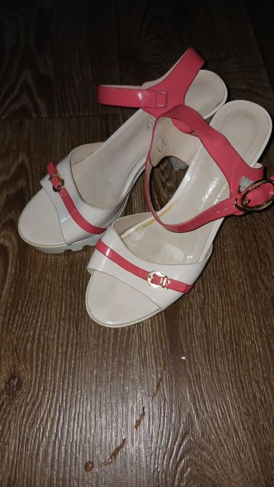 Жіночі босоніжки 39розмір