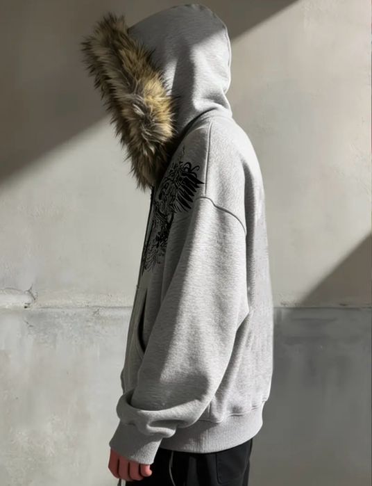 В наявности новий худи