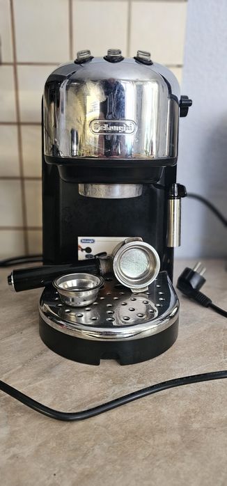 Кавоварка рожкова Delonghi EC270