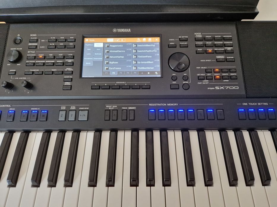 Продам Yamaha psr sx700