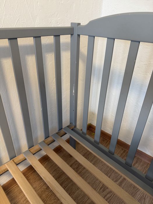 Дитяче ліжко з  буку  сіре