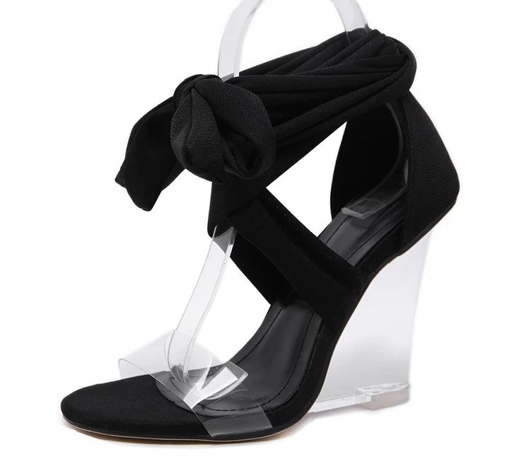 Buty na koturnie
