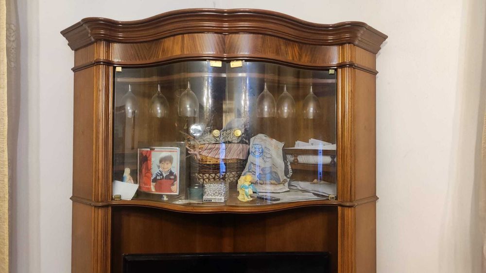 Móvel para TV em madeira maciça