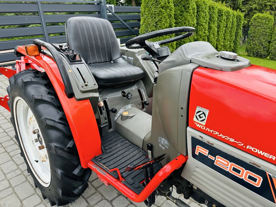 Traktor Yanmar 200 - 4x4 20 km  wspomaganie jak Iseki Kubota